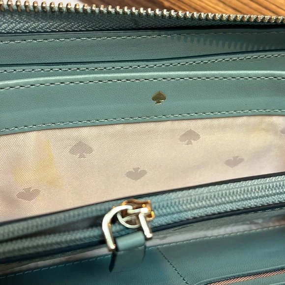 Kate Spade: Cameron Large Continental Wallet - Picture 7 of 9